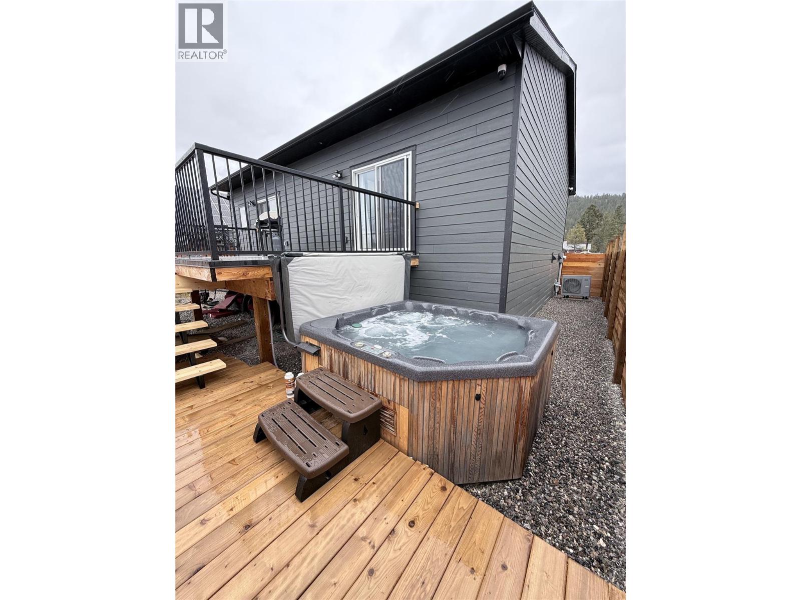 8779 Mountain View Street, Canal Flats, British Columbia  V0B 1B0 - Photo 51 - 10369369