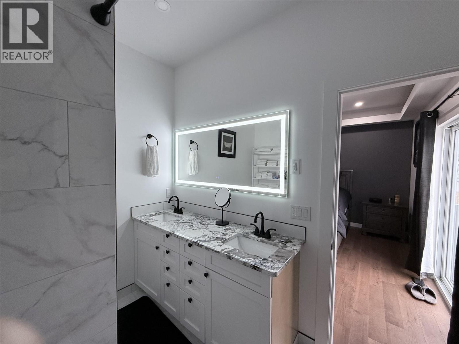 8779 Mountain View Street, Canal Flats, British Columbia  V0B 1B0 - Photo 25 - 10369369