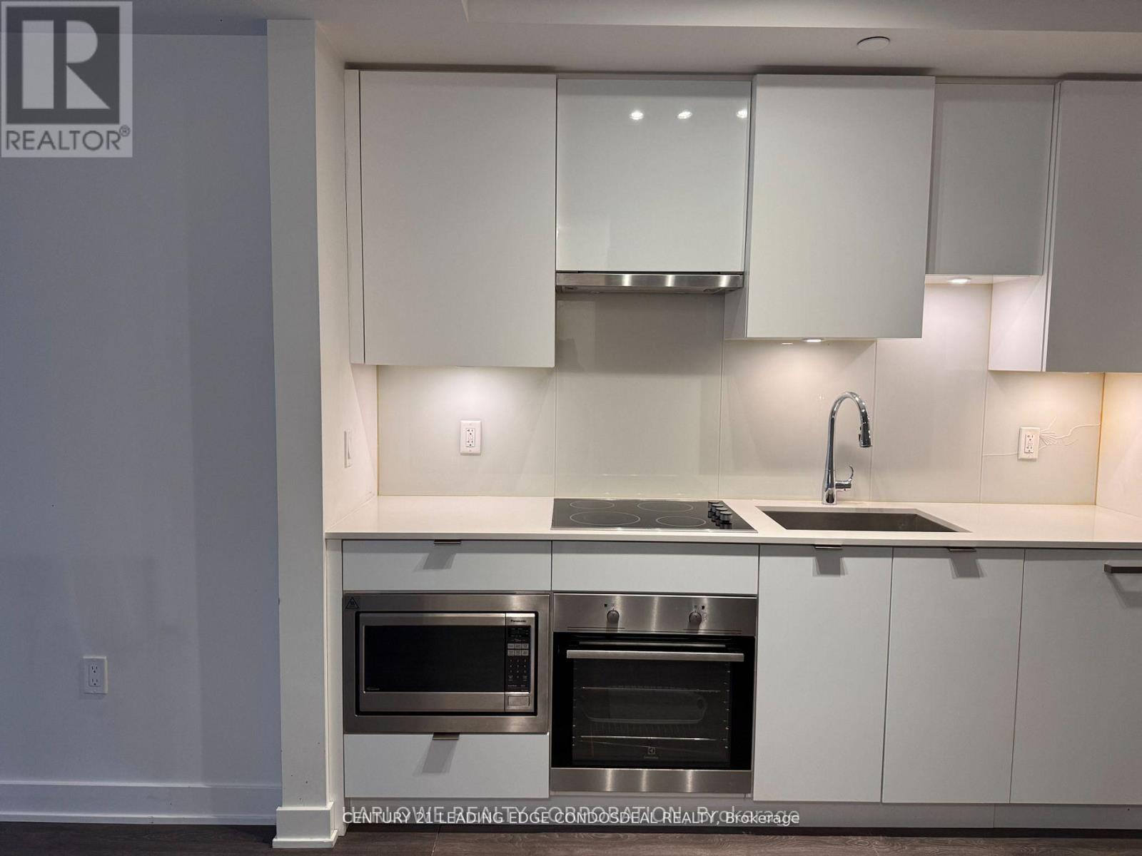 1605 - 99 Broadway Avenue, Toronto, Ontario  M4P 0E3 - Photo 4 - C12627136