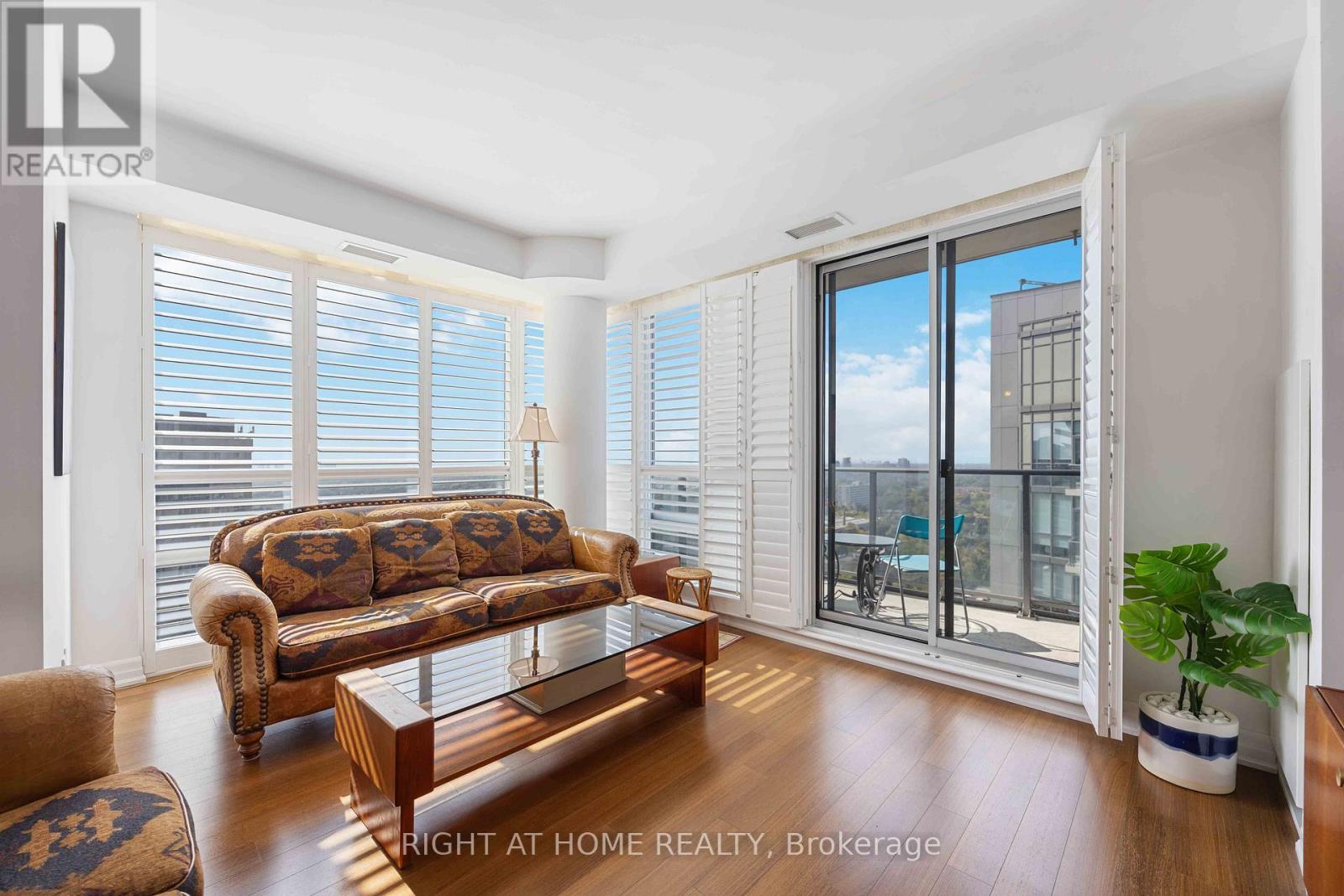 1901 - 500 St Clair Avenue W, Toronto (Humewood-Cedarvale), Ontario  M6C 1A8 - Photo 15 - C12627154