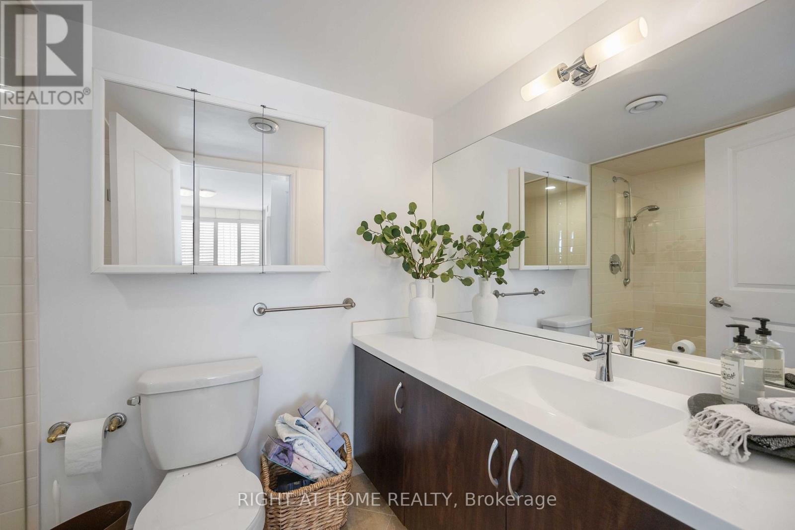 1901 - 500 St Clair Avenue W, Toronto (Humewood-Cedarvale), Ontario  M6C 1A8 - Photo 24 - C12627154