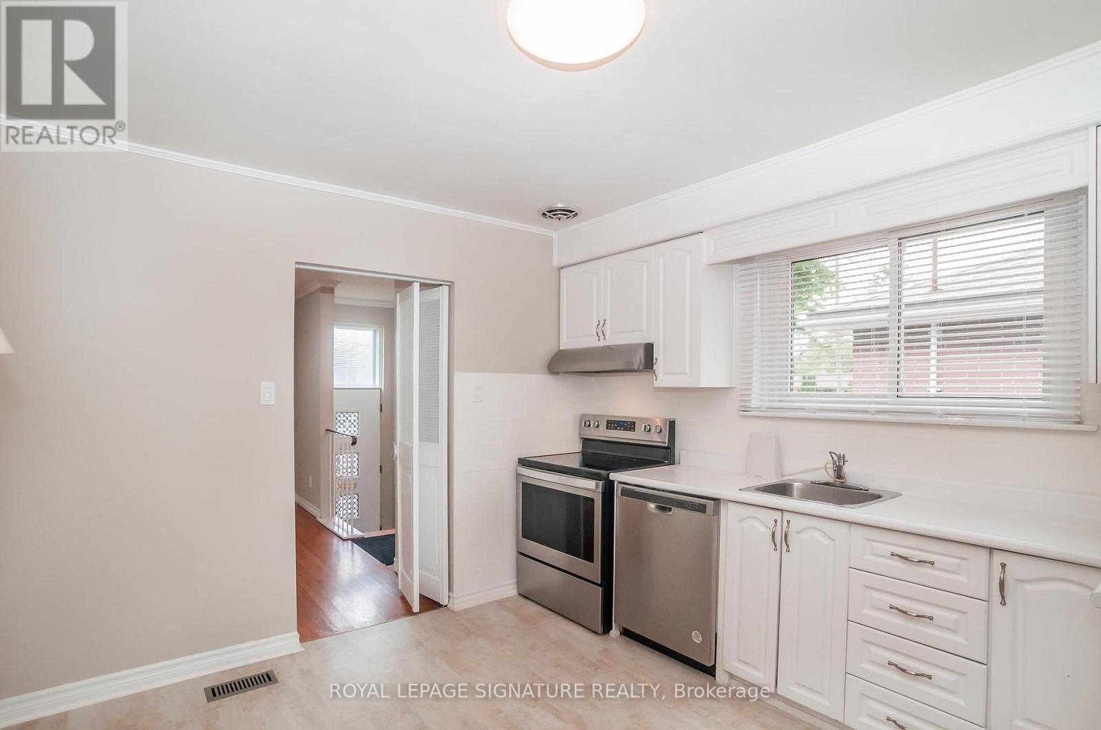 92 Fortrose Crescent, Toronto (Parkwoods-Donalda), Ontario  M3A 2H1 - Photo 14 - C12627232