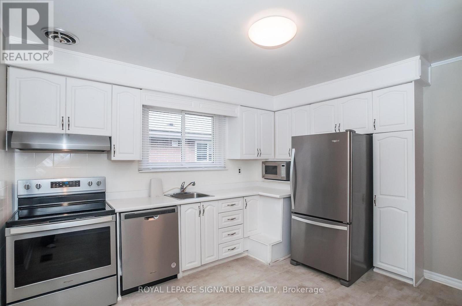 92 Fortrose Crescent, Toronto (Parkwoods-Donalda), Ontario  M3A 2H1 - Photo 15 - C12627232