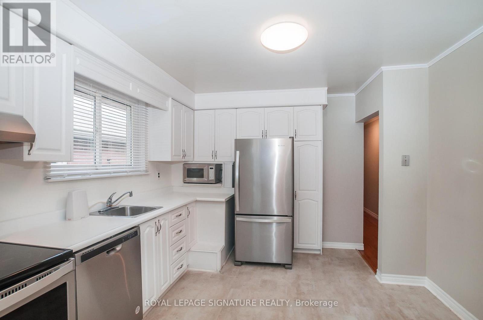 92 Fortrose Crescent, Toronto (Parkwoods-Donalda), Ontario  M3A 2H1 - Photo 16 - C12627232