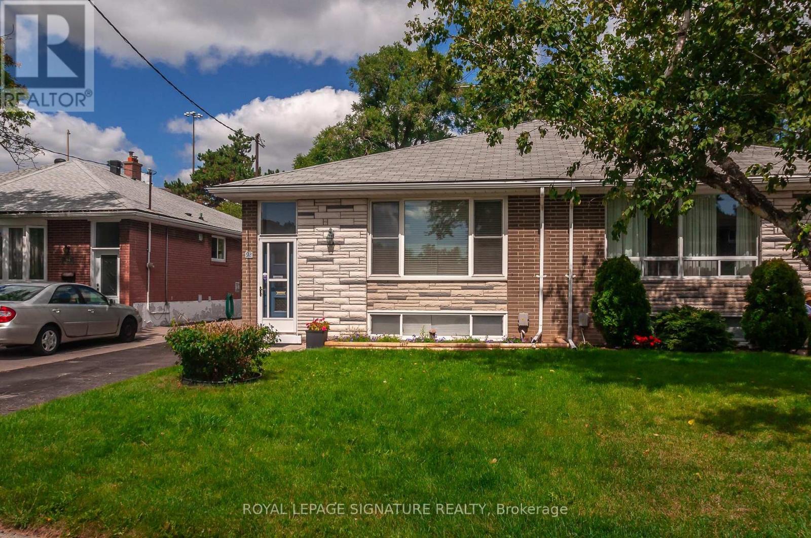 92 Fortrose Crescent, Toronto (Parkwoods-Donalda), Ontario  M3A 2H1 - Photo 3 - C12627232