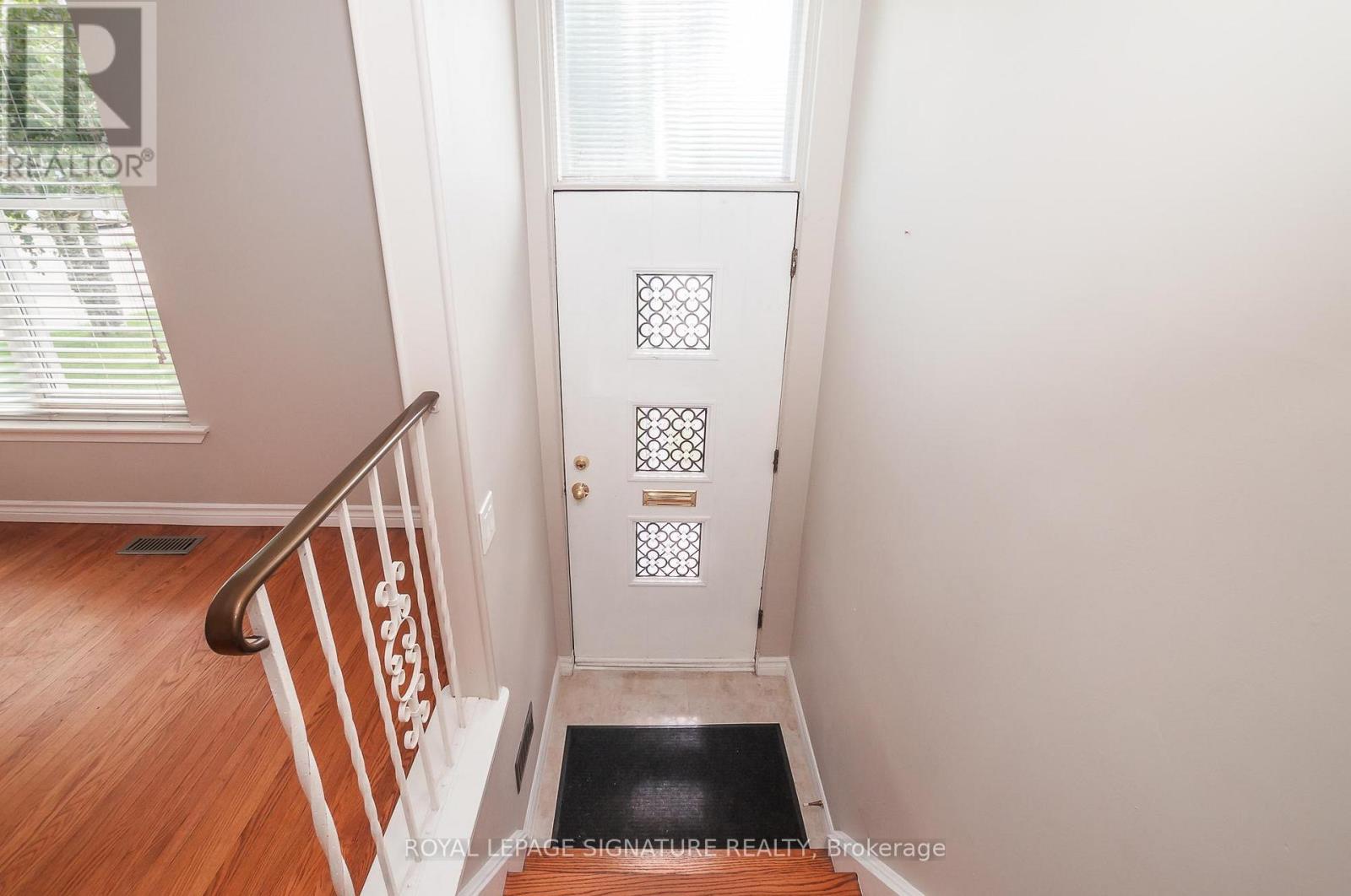 92 Fortrose Crescent, Toronto (Parkwoods-Donalda), Ontario  M3A 2H1 - Photo 4 - C12627232