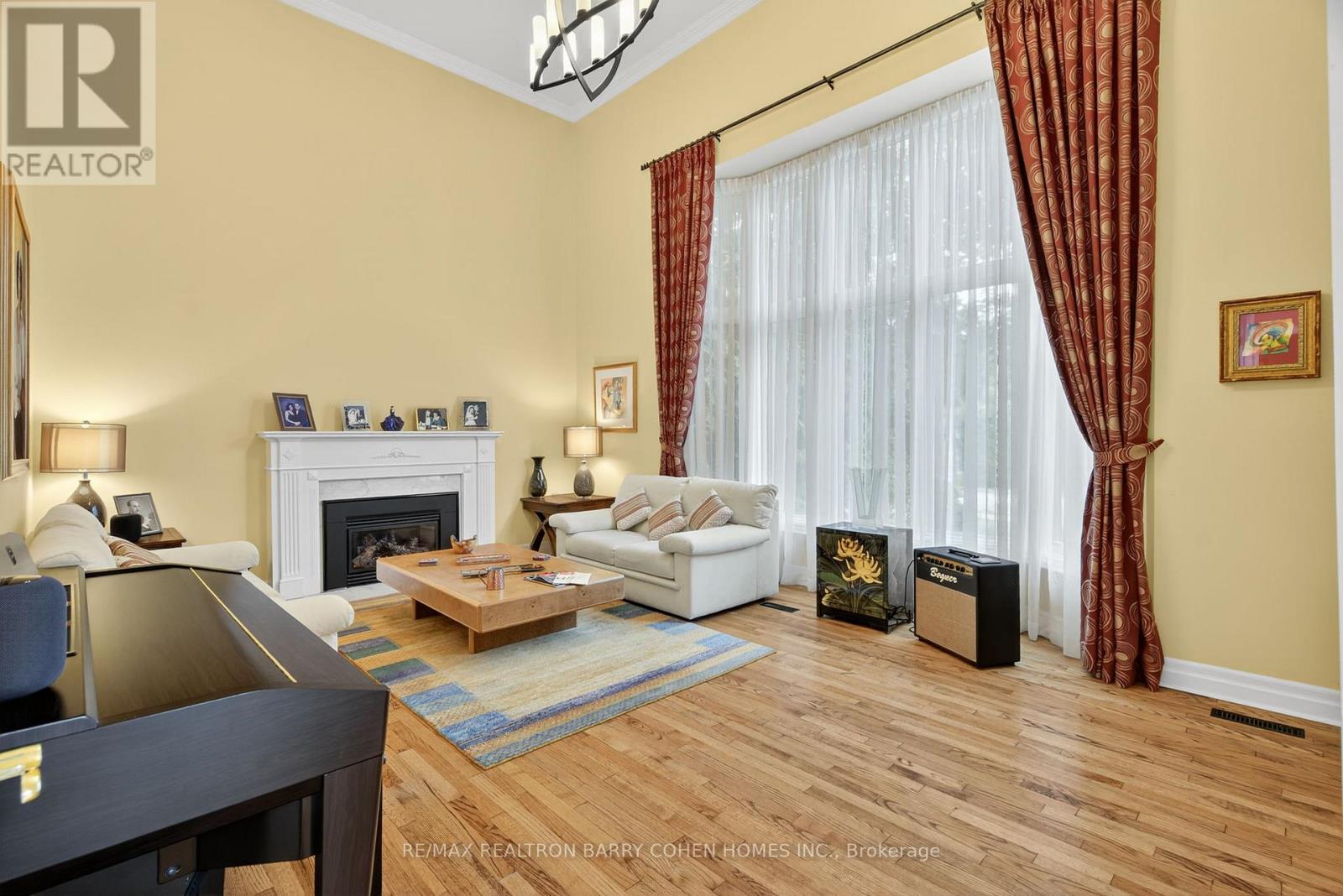 84 Truman Road, Toronto, Ontario  M2L 2L6 - Photo 4 - C12627236