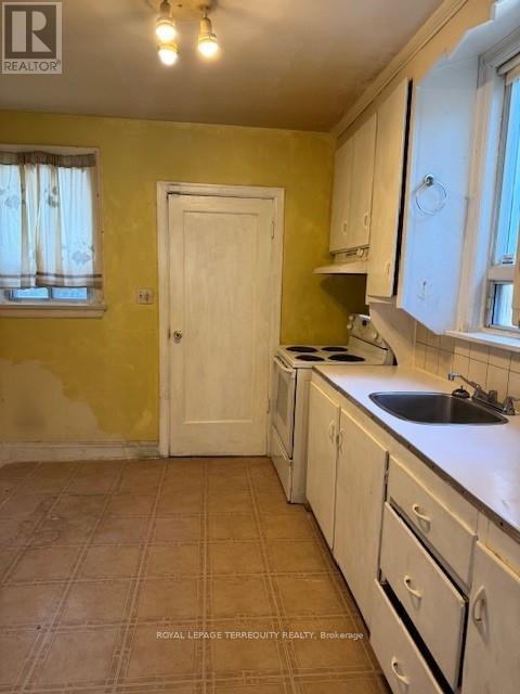 304 Donlands Avenue, Toronto, Ontario  M4J 3R6 - Photo 8 - E12627250