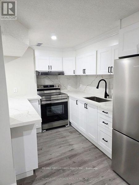 50 Grandlea Crescent, Markham, Ontario  L3S 4A2 - Photo 5 - N12627092