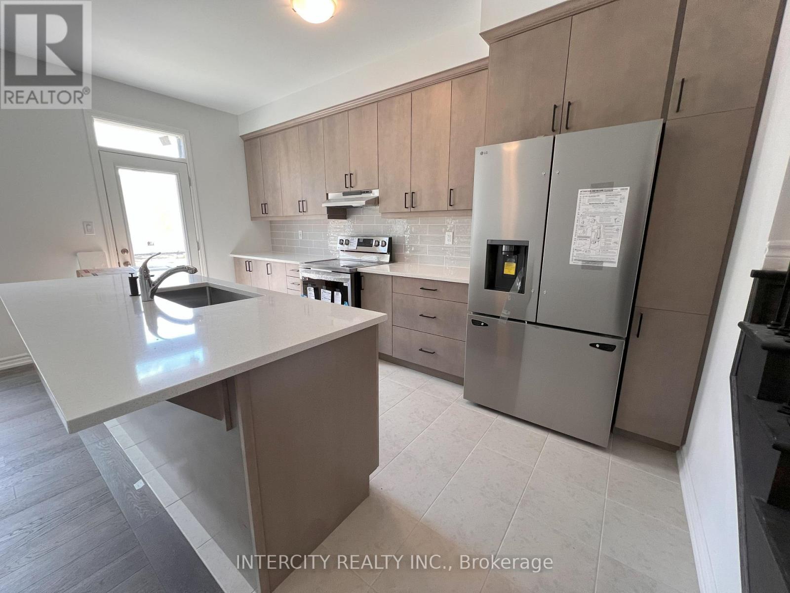 354 Madelaine Drive, Barrie, Ontario  L9J 0Y5 - Photo 10 - S12627230