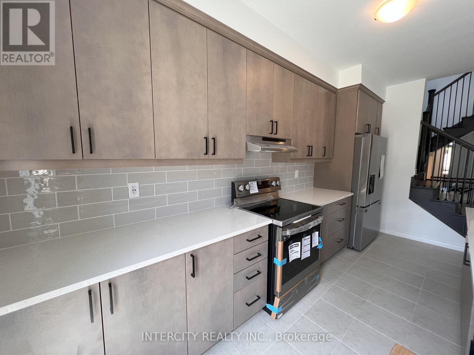 354 Madelaine Drive, Barrie, Ontario  L9J 0Y5 - Photo 11 - S12627230