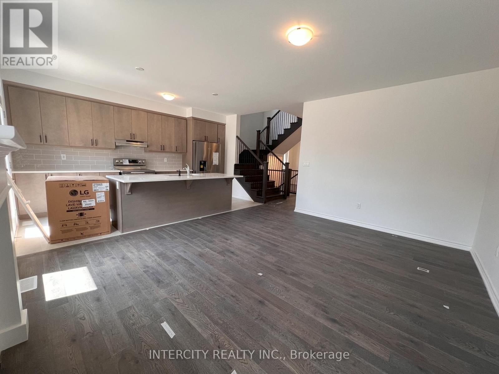 354 Madelaine Drive, Barrie, Ontario  L9J 0Y5 - Photo 9 - S12627230