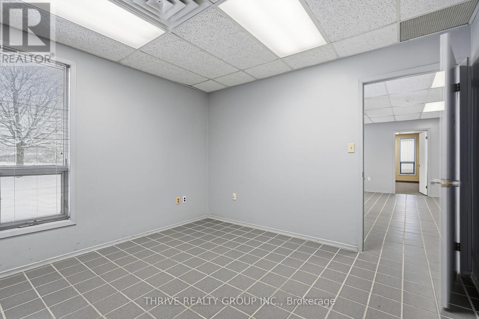 331 Neptune Crescent, London East, Ontario  N6M 1A9 - Photo 15 - X12461220