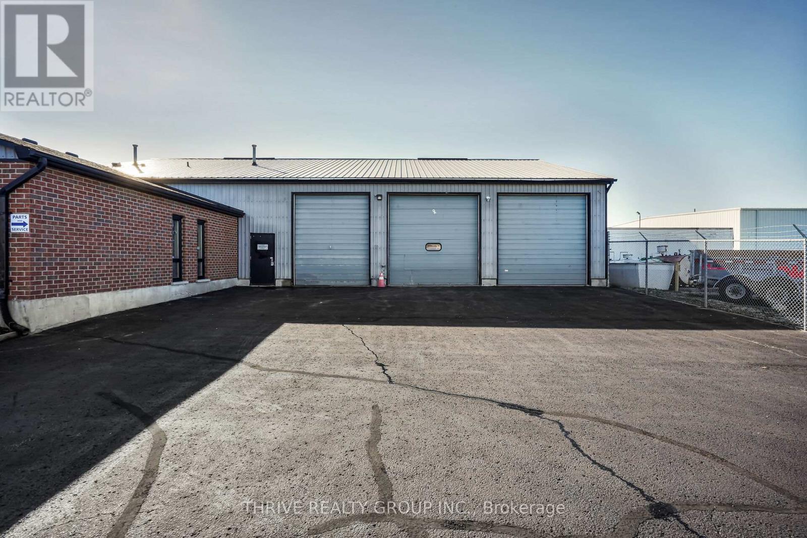 331 Neptune Crescent, London East, Ontario  N6M 1A9 - Photo 29 - X12461220