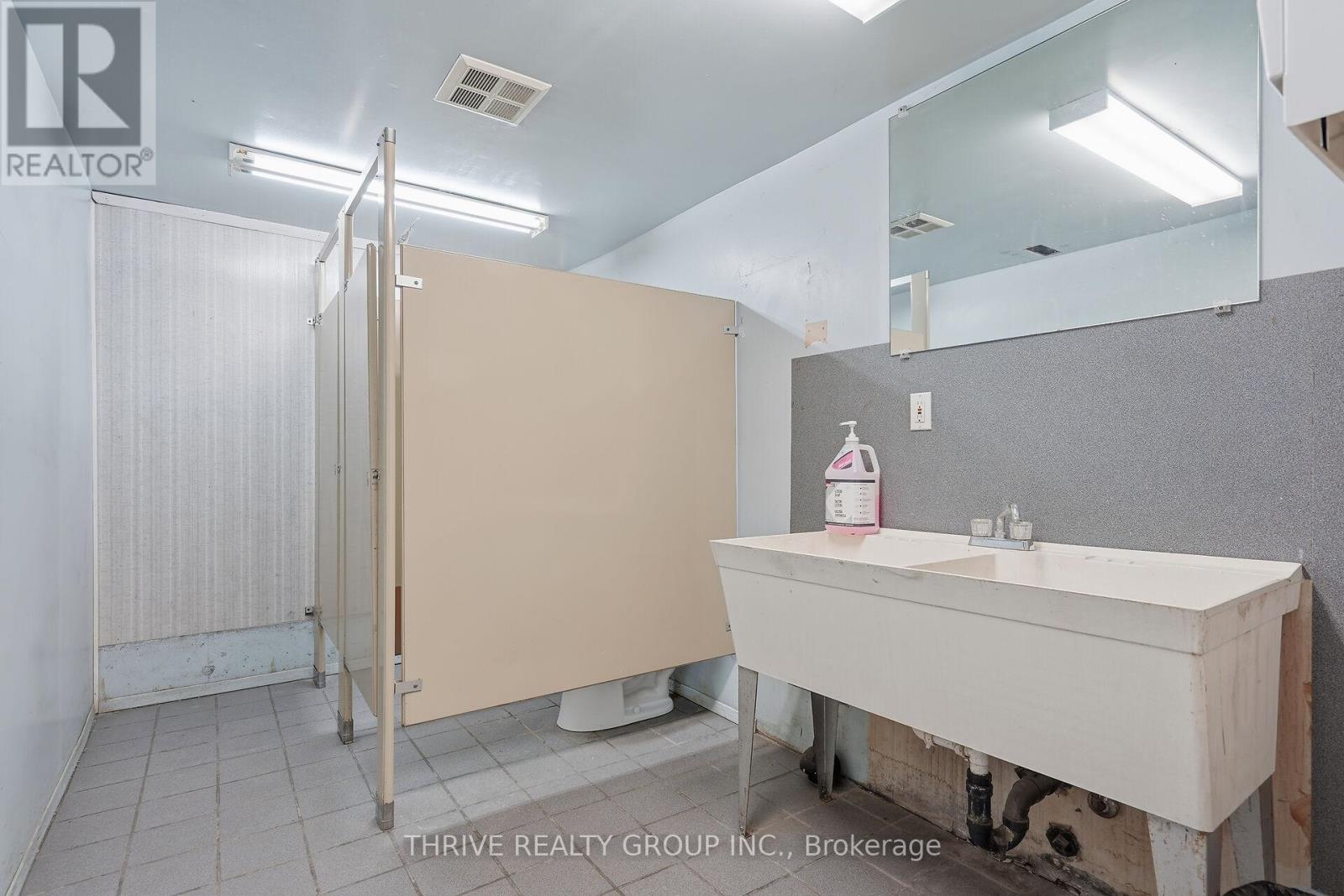 331 Neptune Crescent, London East, Ontario  N6M 1A9 - Photo 28 - X12461220