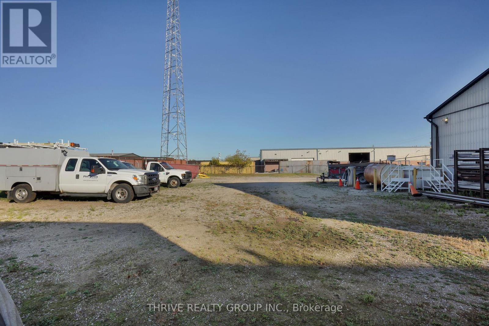 331 Neptune Crescent, London East, Ontario  N6M 1A9 - Photo 38 - X12461220