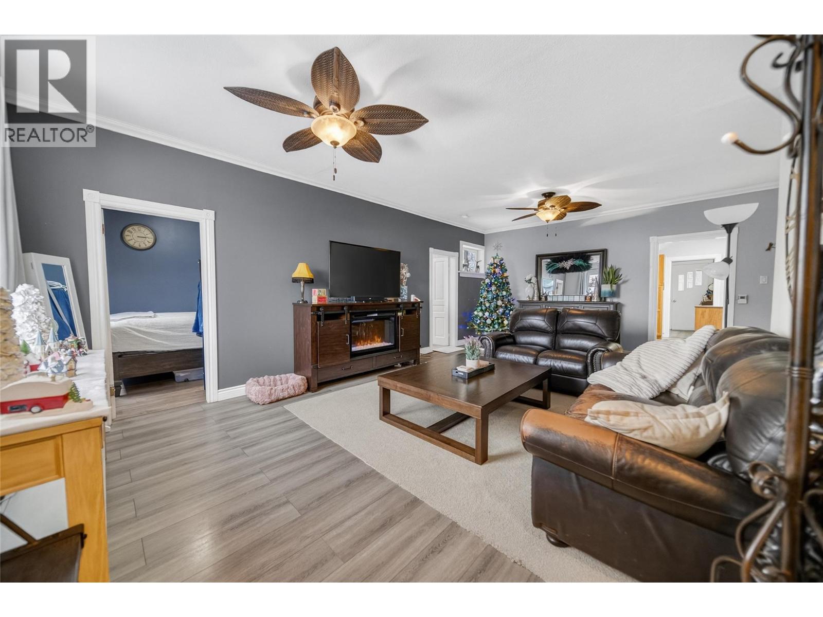 213 4th Avenue S, Cranbrook, British Columbia V1C 2E4 - Photo 11 - 10370647