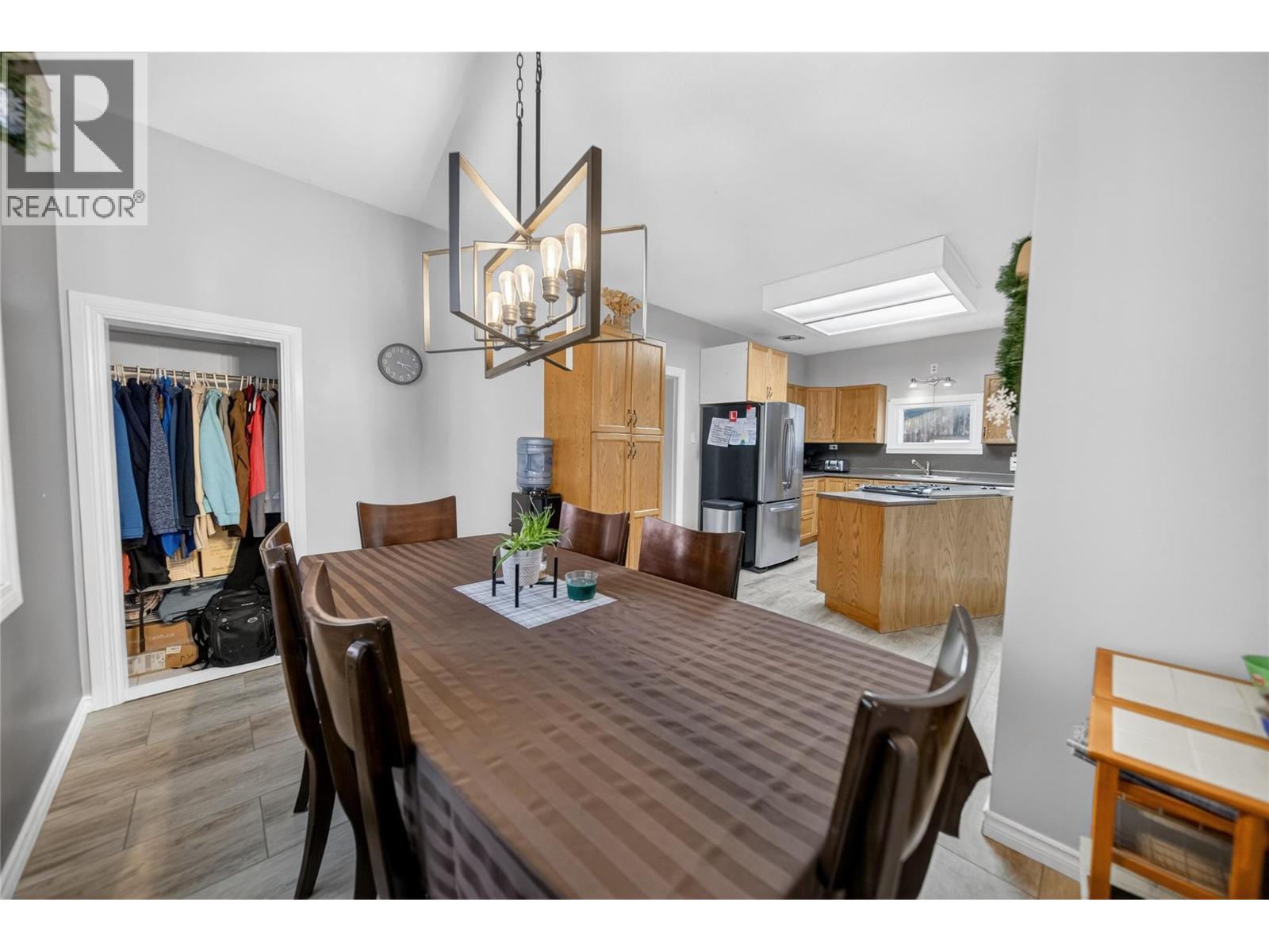 213 4th Avenue S, Cranbrook, British Columbia V1C 2E4 - Photo 13 - 10370647