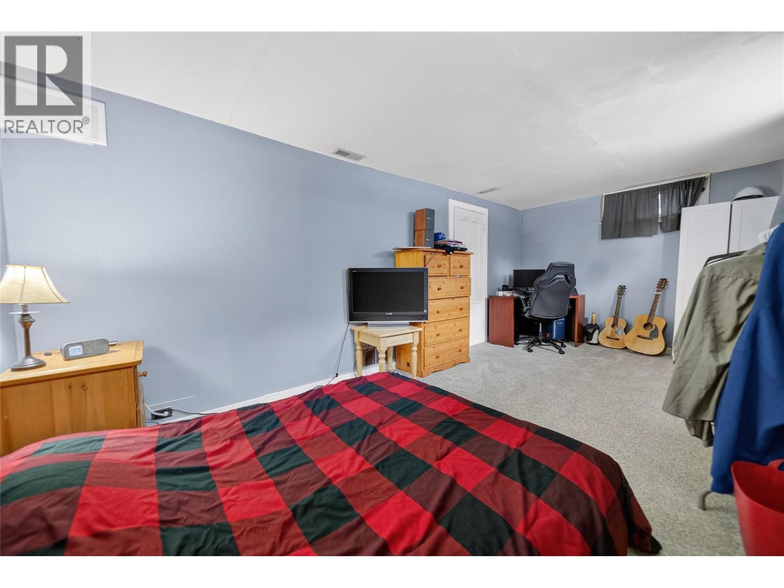 213 4th Avenue S, Cranbrook, British Columbia V1C 2E4 - Photo 24 - 10370647