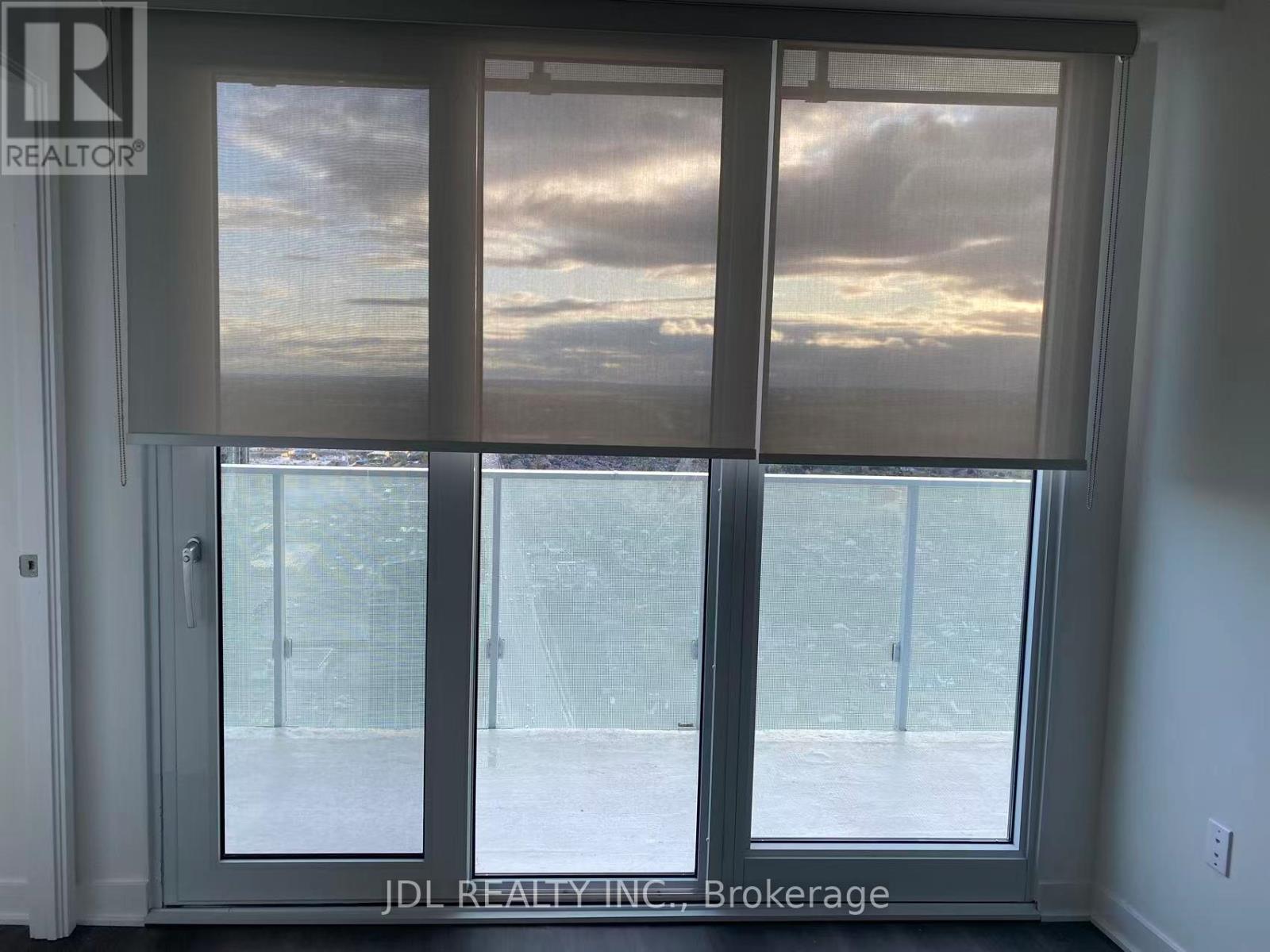 5609 - 3900 Confederation Parkway, Mississauga, Ontario  L5B 0M3 - Photo 3 - W12627068