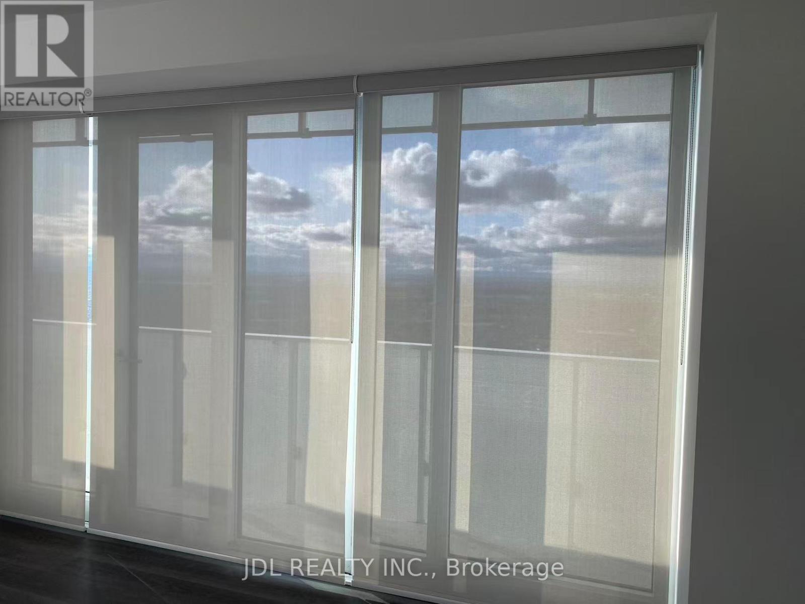 5609 - 3900 Confederation Parkway, Mississauga, Ontario  L5B 0M3 - Photo 4 - W12627068