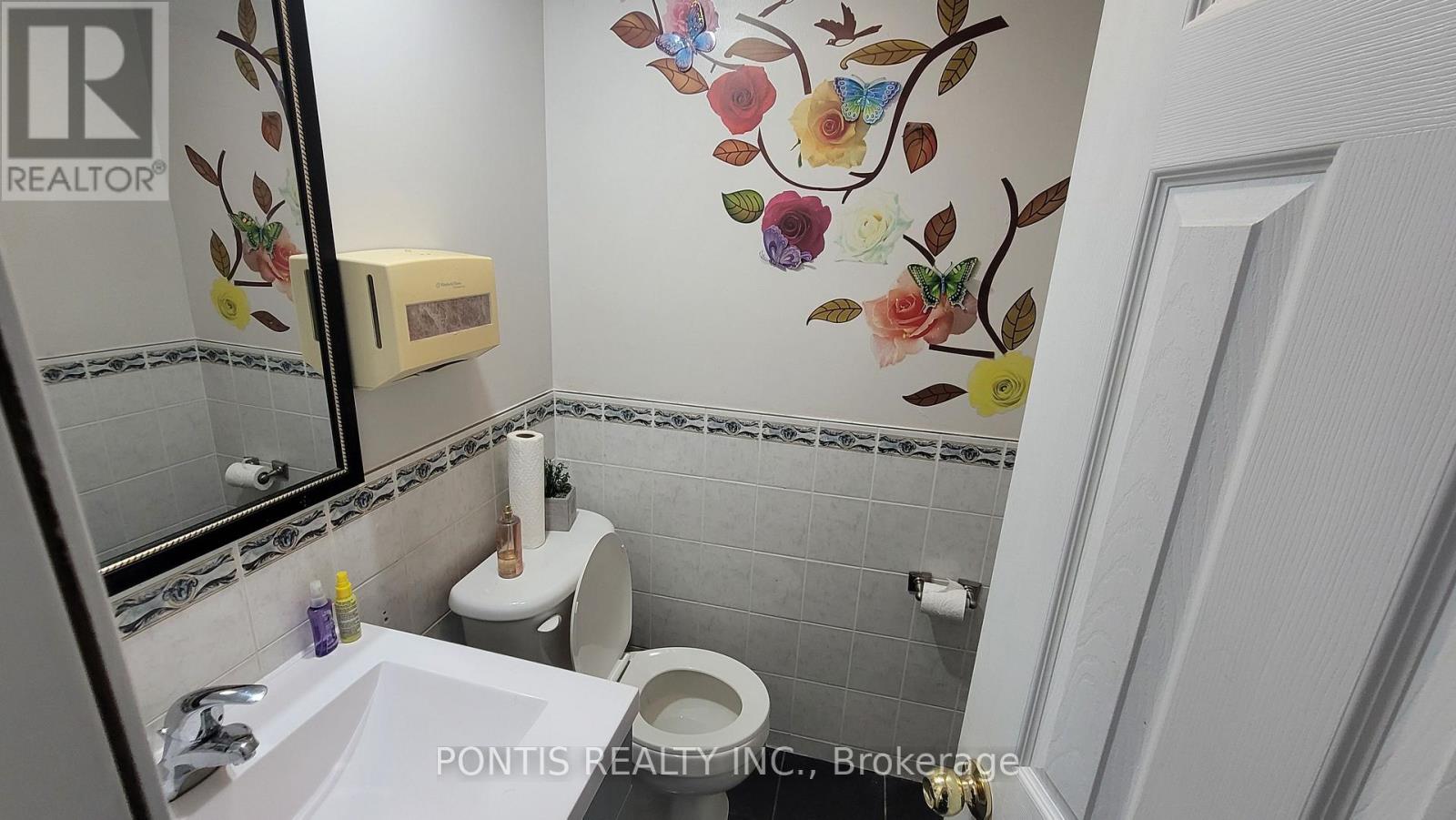 612 Lakeshore Road E, Mississauga, Ontario  L5G 1J4 - Photo 15 - W12627074