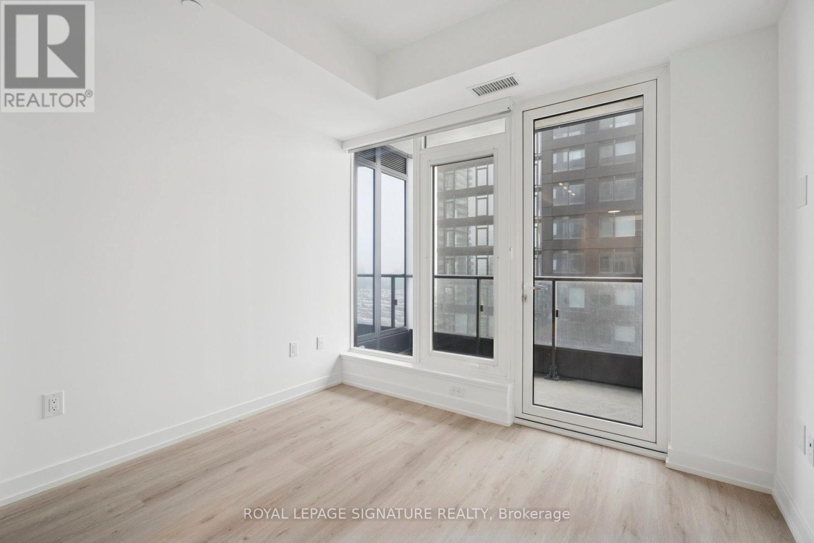 3012 - 395 Square One Drive, Mississauga, Ontario  L5B 0P6 - Photo 10 - W12627098