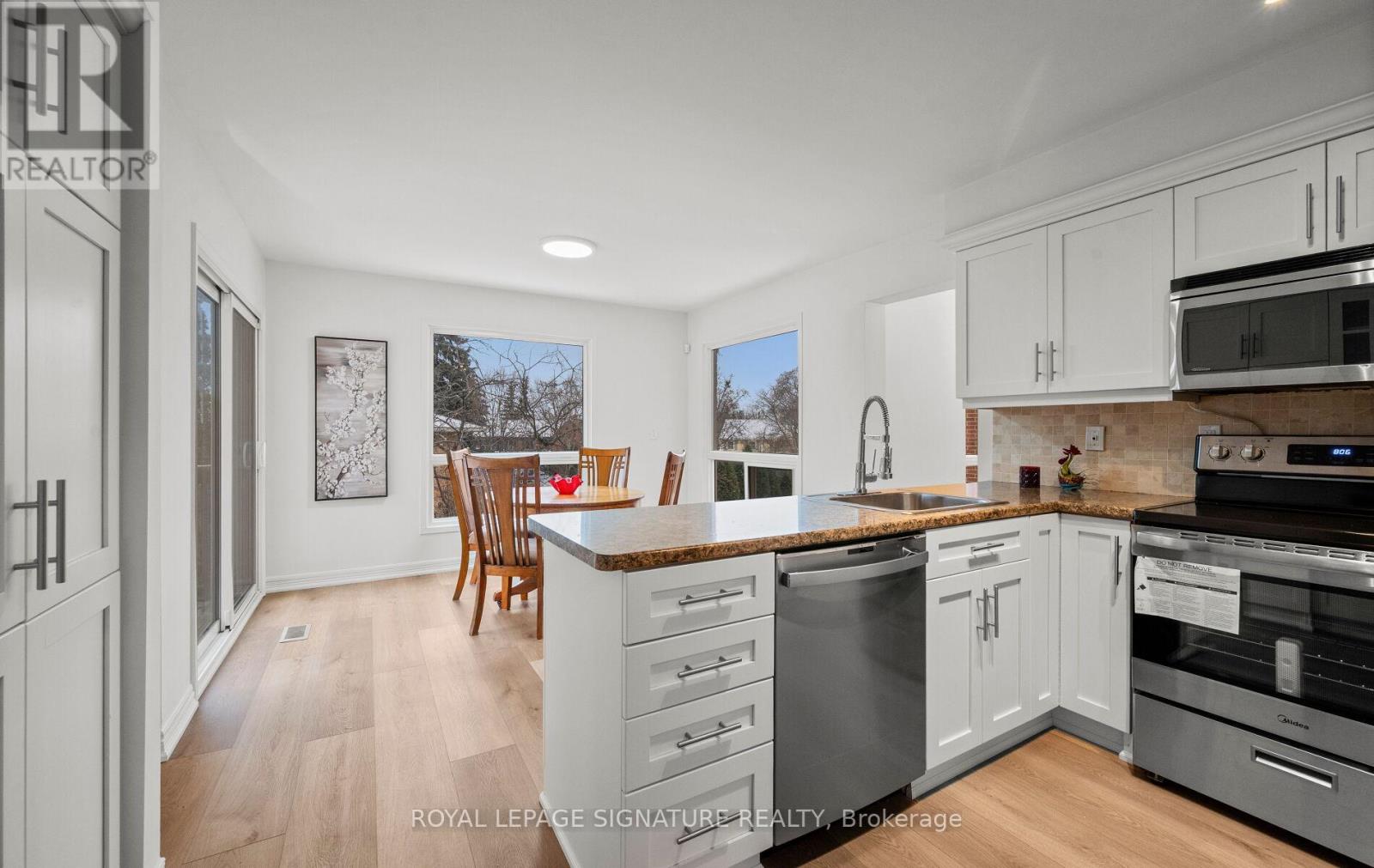 2035 Folkway Drive, Mississauga (Erin Mills), Ontario  L5L 3G3 - Photo 16 - W12627126