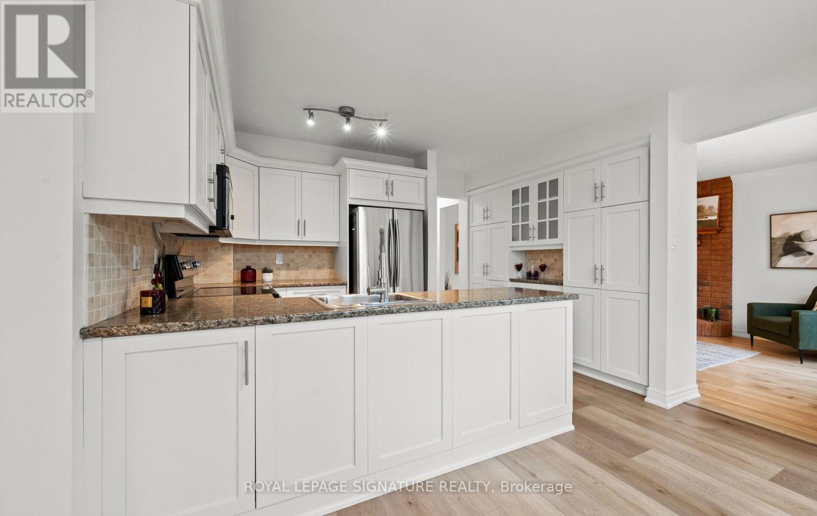 2035 Folkway Drive, Mississauga (Erin Mills), Ontario  L5L 3G3 - Photo 18 - W12627126