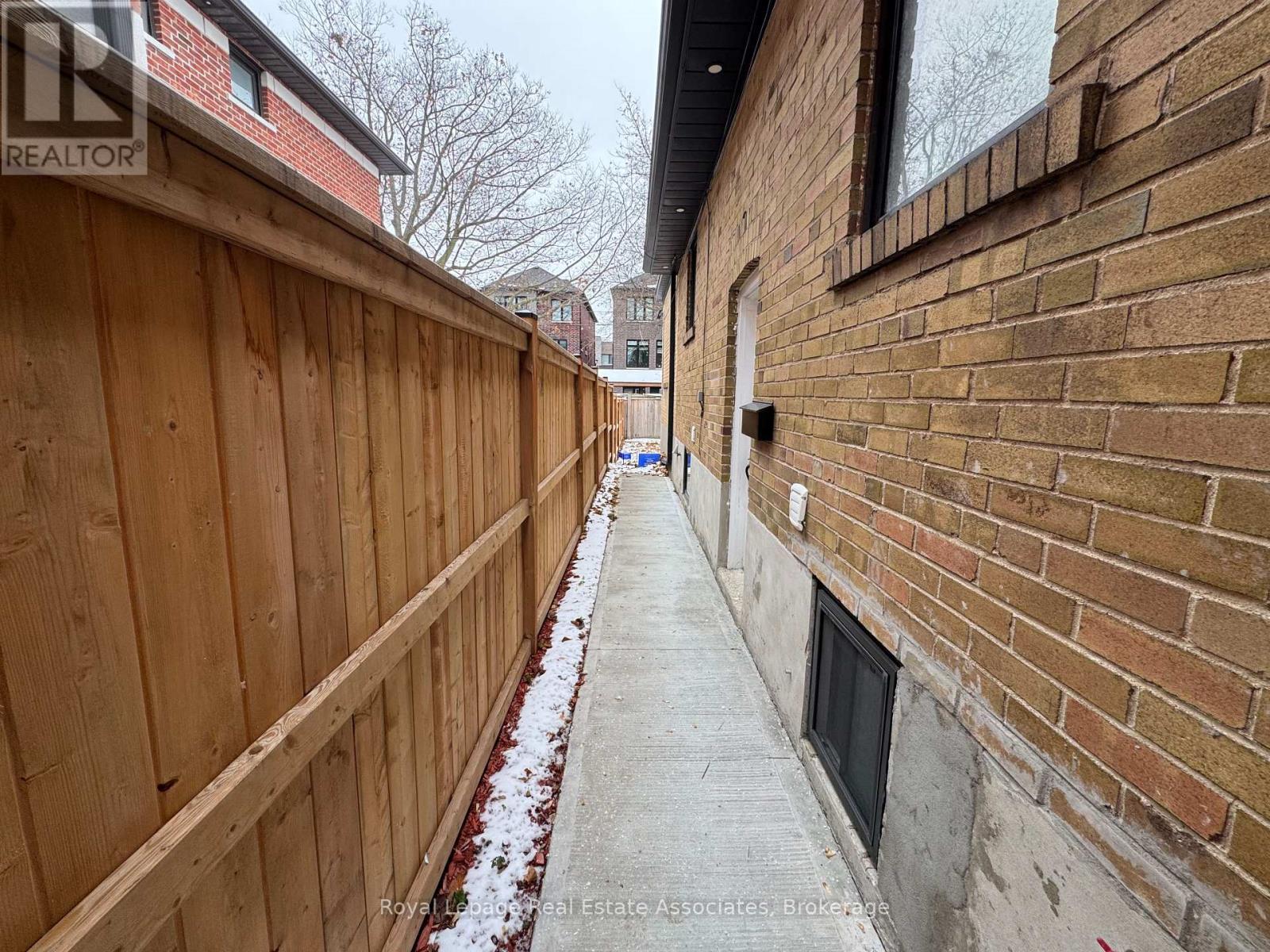 Bsmt - 65 North Heights Road, Toronto, Ontario  M9B 2T5 - Photo 20 - W12627178