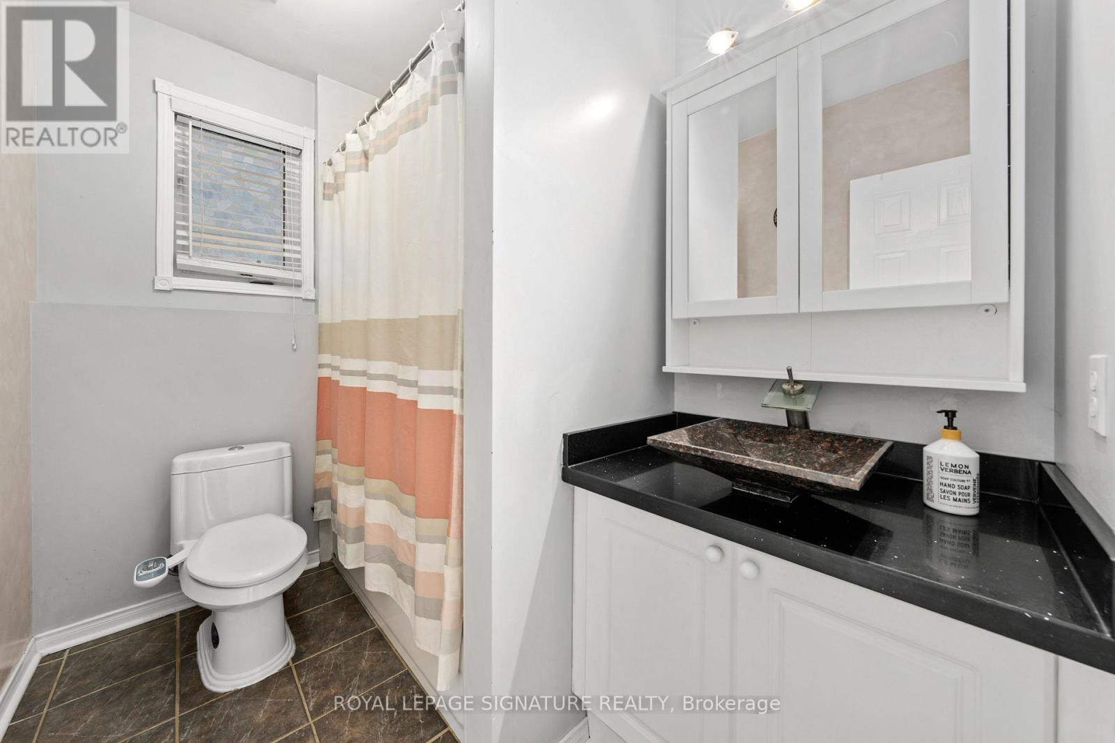 687 Twain Avenue, Mississauga, Ontario  L5W 1K7 - Photo 34 - W12627186