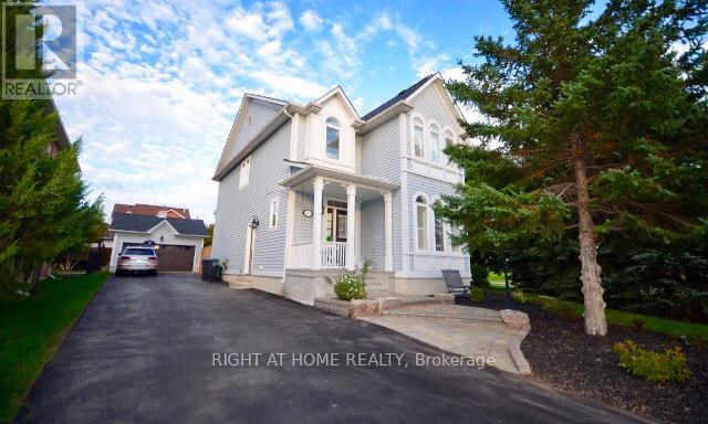 7009 Lessard Lane, Mississauga, Ontario  L5W 1A4 - Photo 2 - W12627190