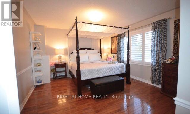 7009 Lessard Lane, Mississauga, Ontario  L5W 1A4 - Photo 6 - W12627190