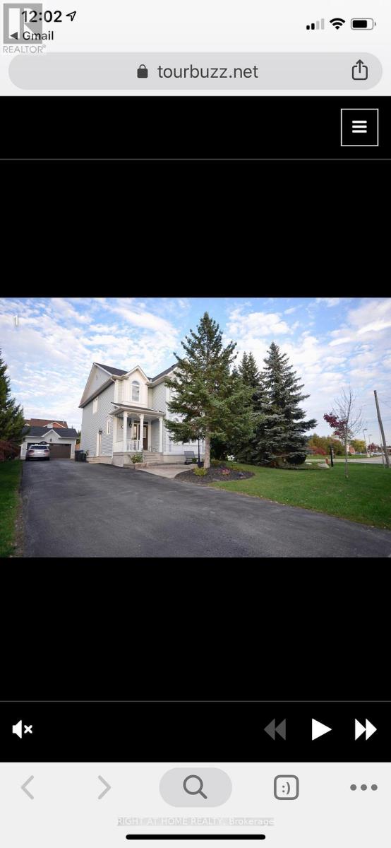 7009 Lessard Lane, Mississauga, Ontario  L5W 1A4 - Photo 7 - W12627190