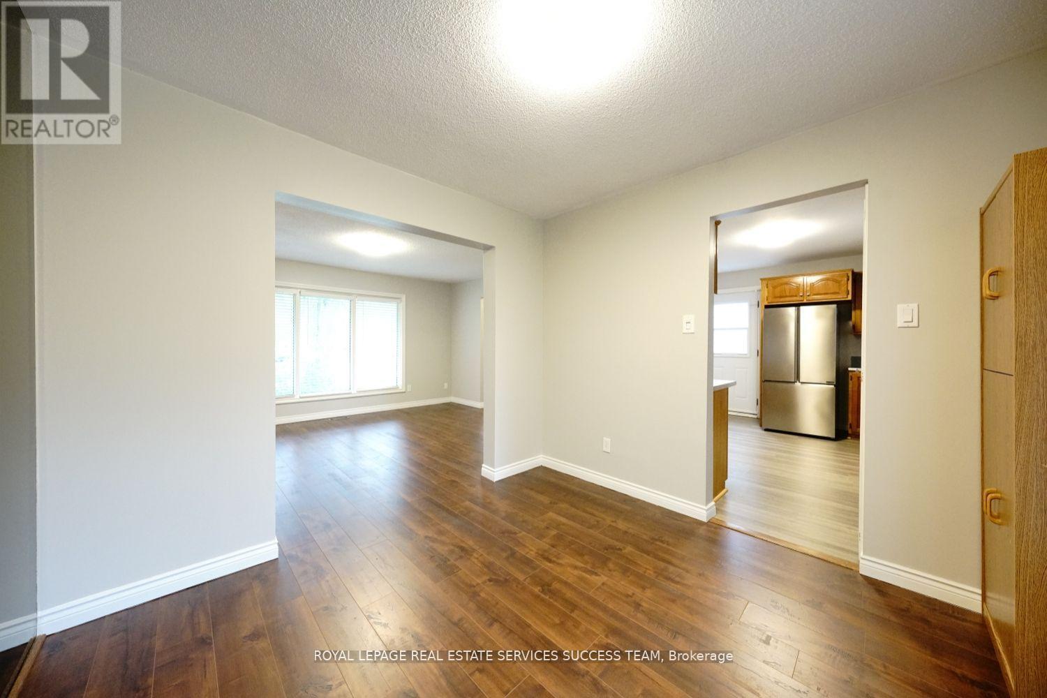 1355 Odessa Crescent, Oakville, Ontario  L6H 1R9 - Photo 10 - W12627208