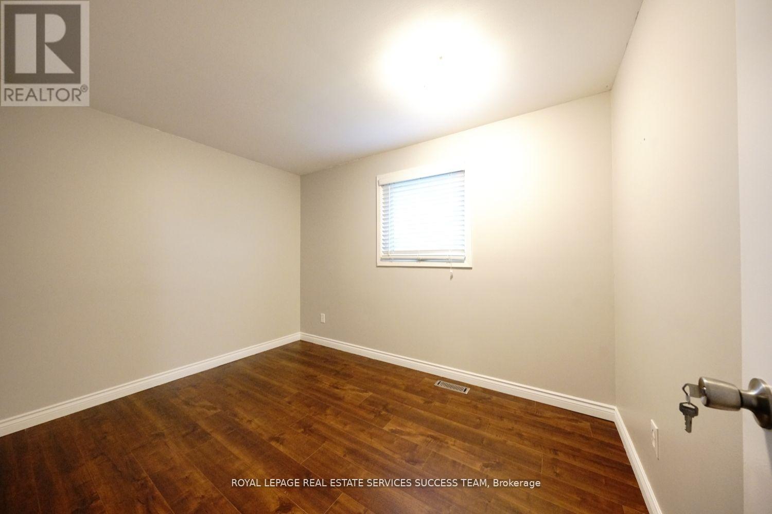 1355 Odessa Crescent, Oakville, Ontario  L6H 1R9 - Photo 18 - W12627208