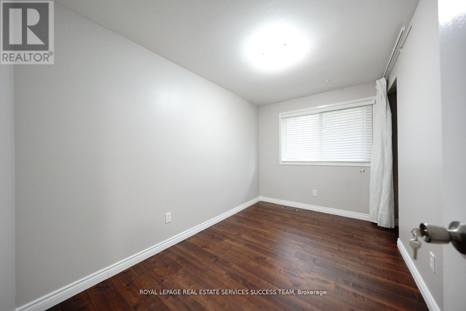 1355 Odessa Crescent, Oakville, Ontario  L6H 1R9 - Photo 19 - W12627208