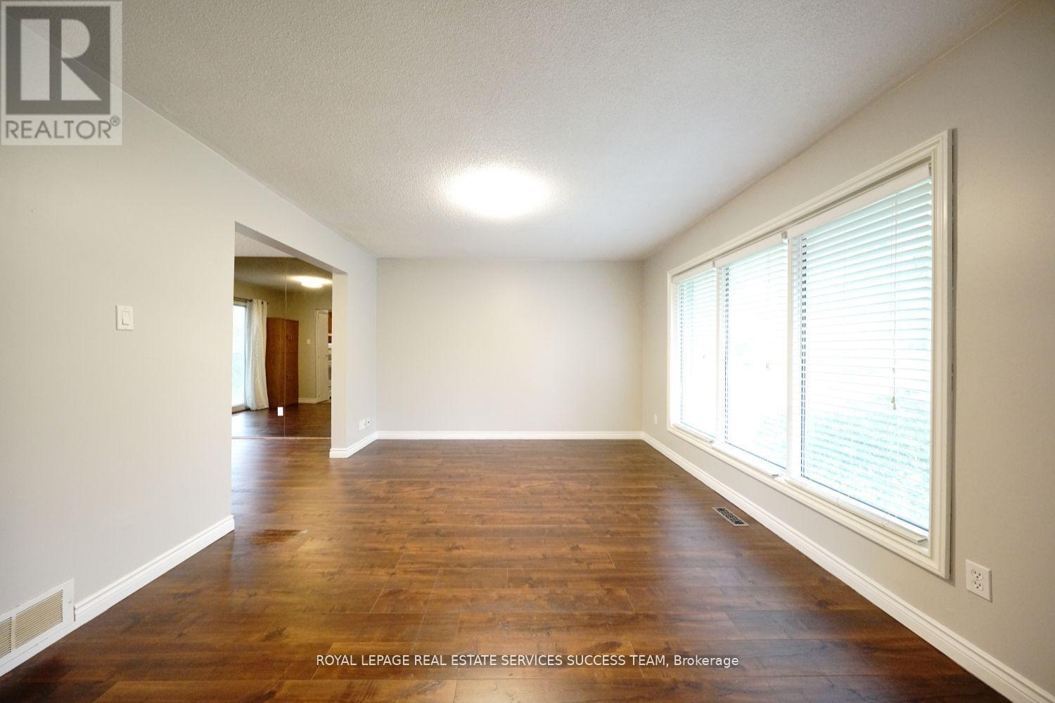 1355 Odessa Crescent, Oakville, Ontario  L6H 1R9 - Photo 8 - W12627208