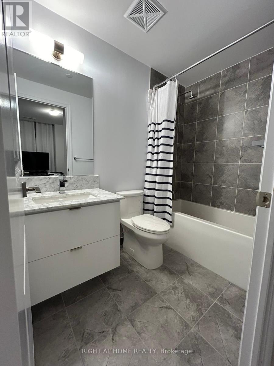 202 - 36 Elm Drive, Mississauga, Ontario  L5B 0N3 - Photo 13 - W12627234