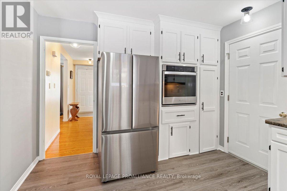 20 Mcquade Drive, Quinte West, Ontario  K8V 2G3 - Photo 12 - X12627290