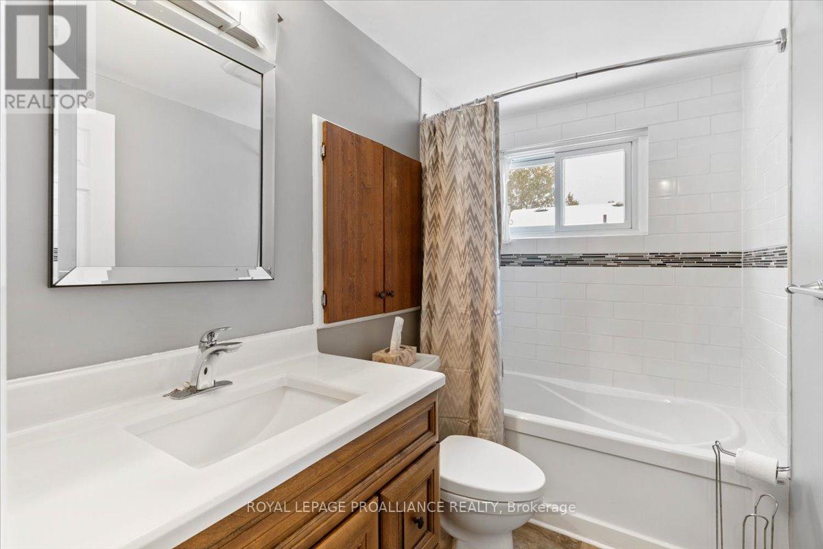 20 Mcquade Drive, Quinte West, Ontario  K8V 2G3 - Photo 26 - X12627290