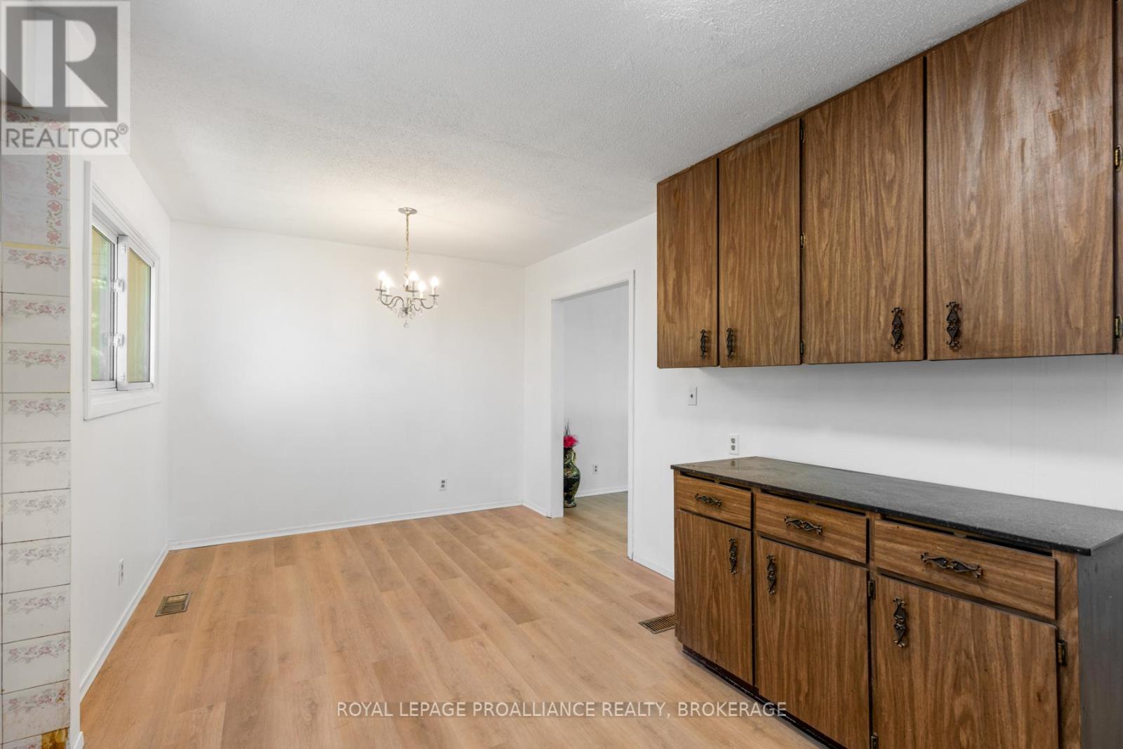 5 Armour Crescent, Quinte West, Ontario  K8V 2V9 - Photo 11 - X12627318