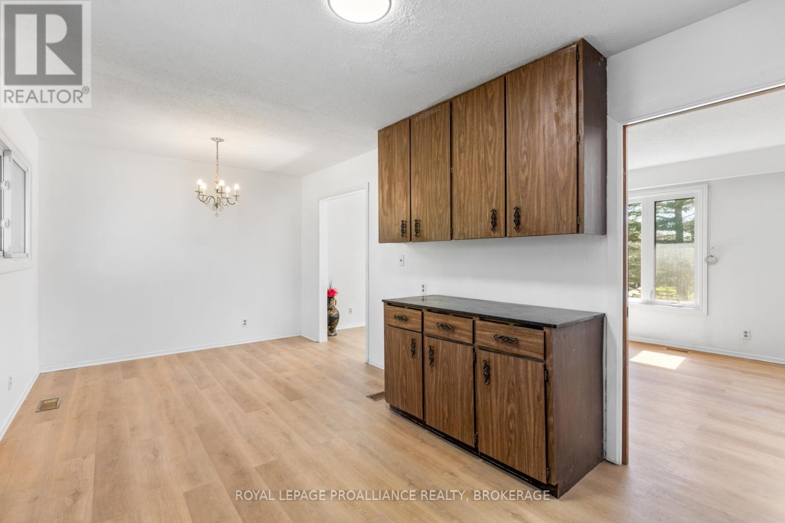 5 Armour Crescent, Quinte West, Ontario  K8V 2V9 - Photo 12 - X12627318