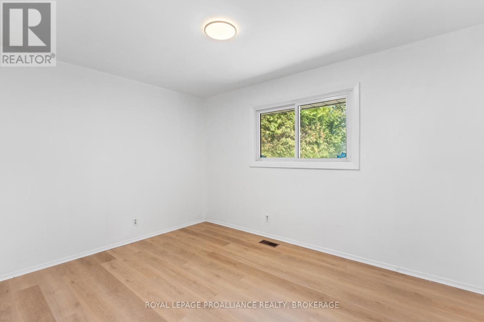 5 Armour Crescent, Quinte West, Ontario  K8V 2V9 - Photo 13 - X12627318