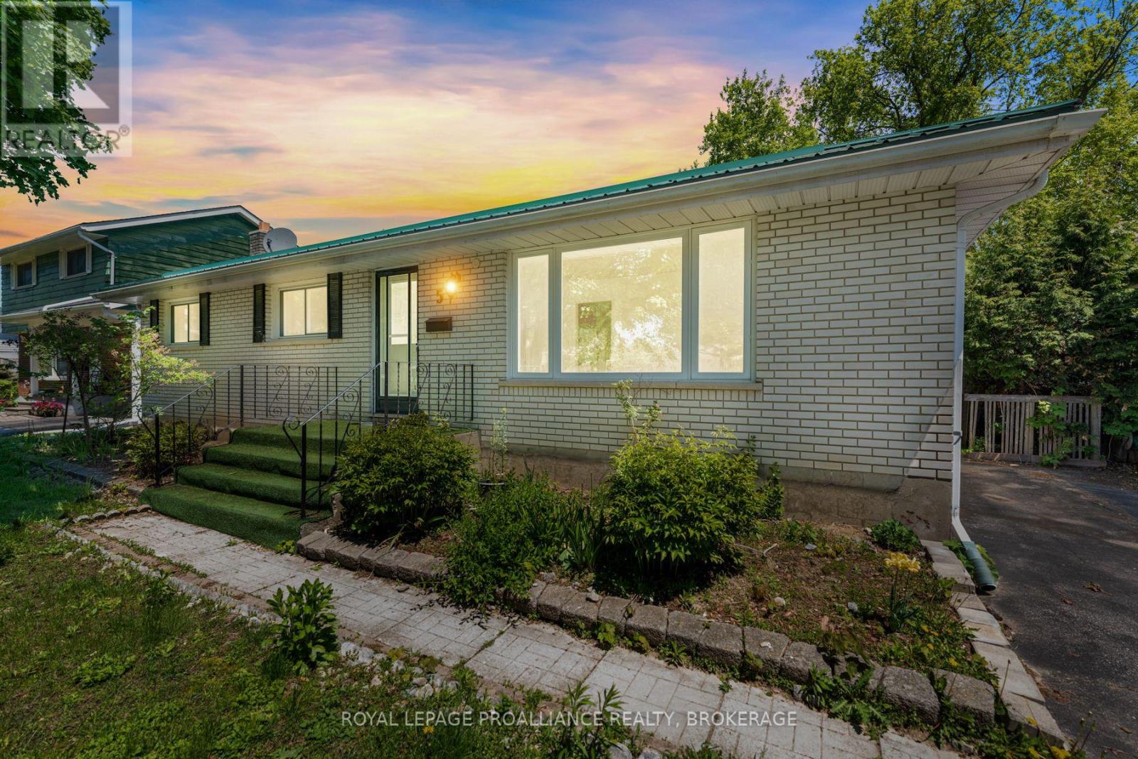 5 Armour Crescent, Quinte West, Ontario  K8V 2V9 - Photo 39 - X12627318