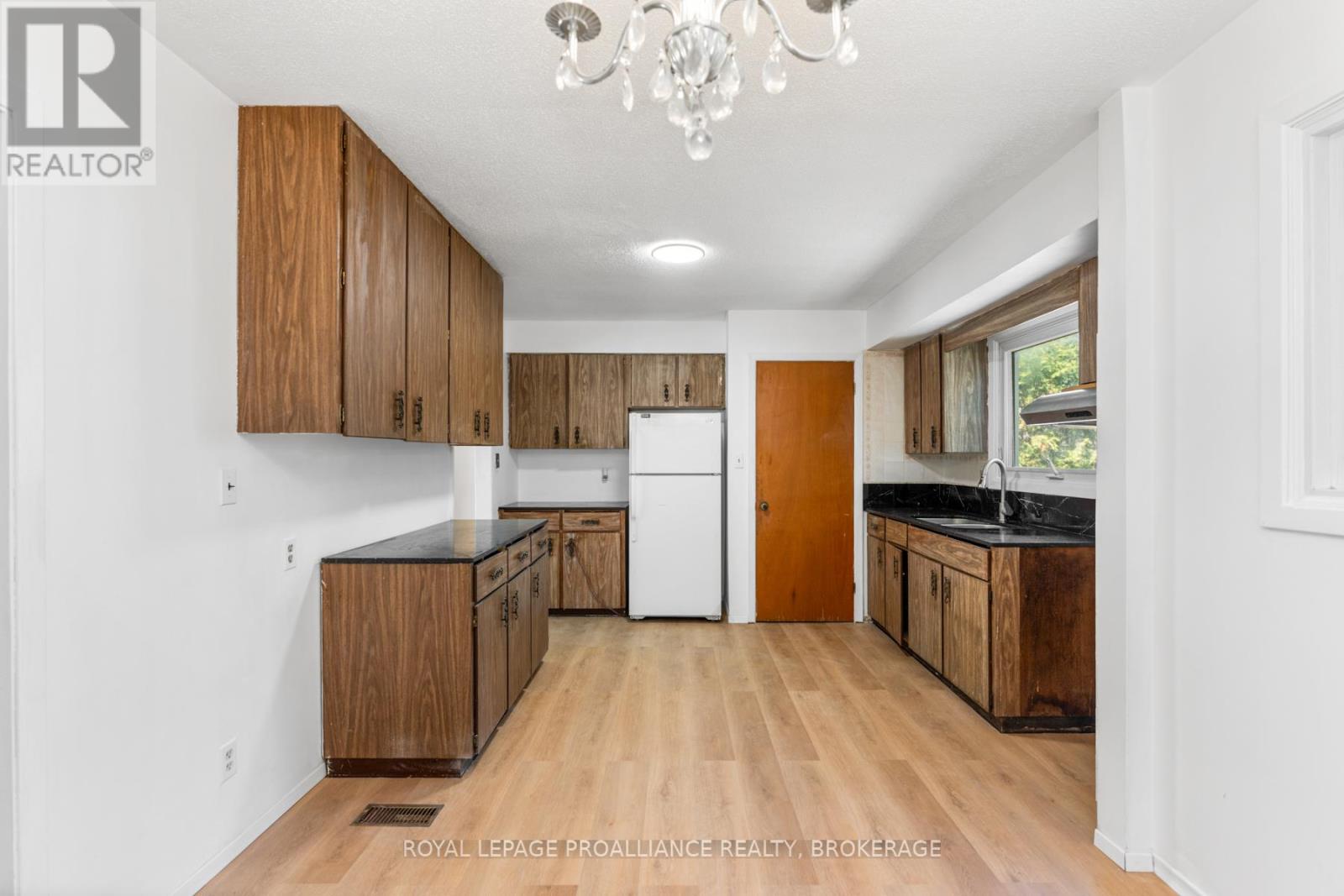 5 Armour Crescent, Quinte West, Ontario  K8V 2V9 - Photo 9 - X12627318