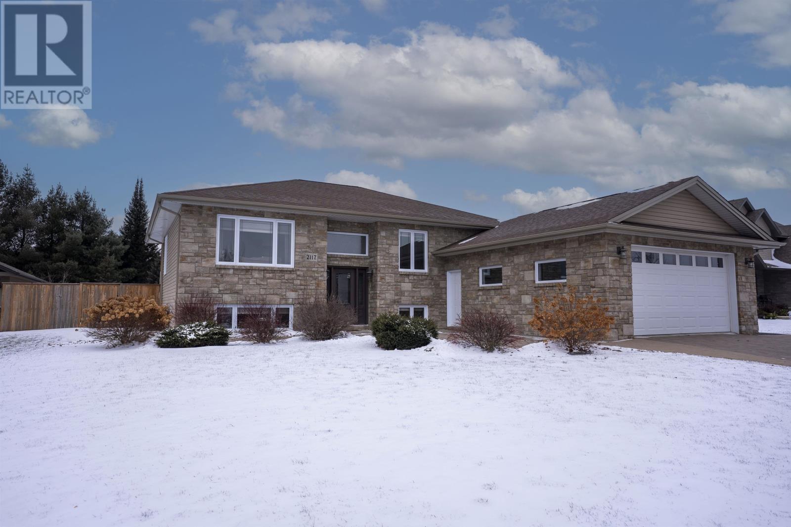 2117 Mahogany WAY, Thunder Bay, Ontario
