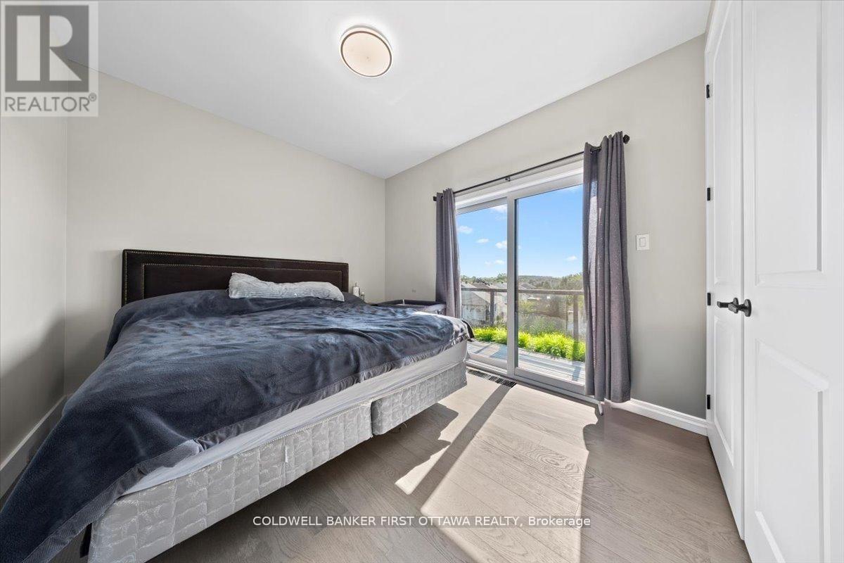 A & B - 25 Pennard Way, Ottawa, Ontario  K1T 4C1 - Photo 37 - X12627338