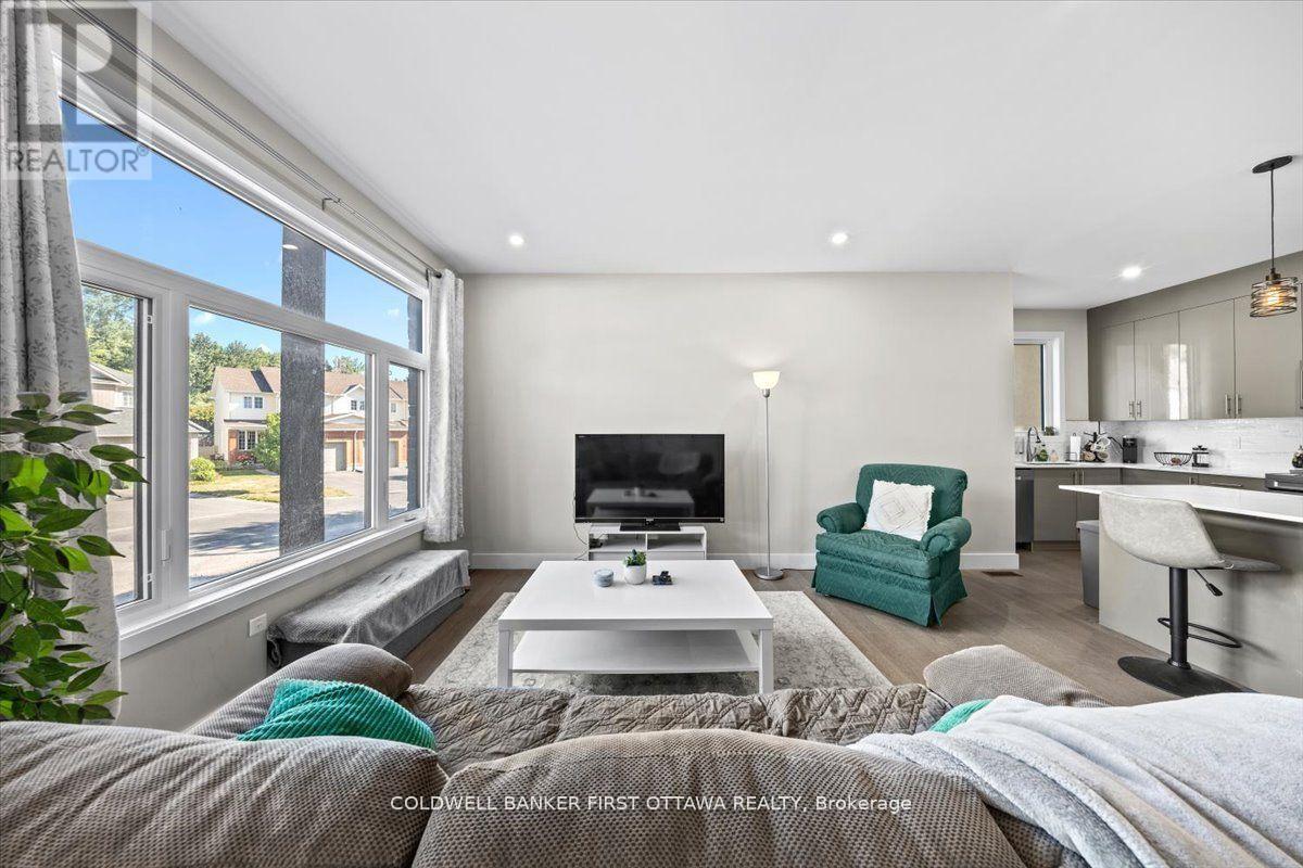 A & B - 25 Pennard Way, Ottawa, Ontario  K1T 4C1 - Photo 6 - X12627338