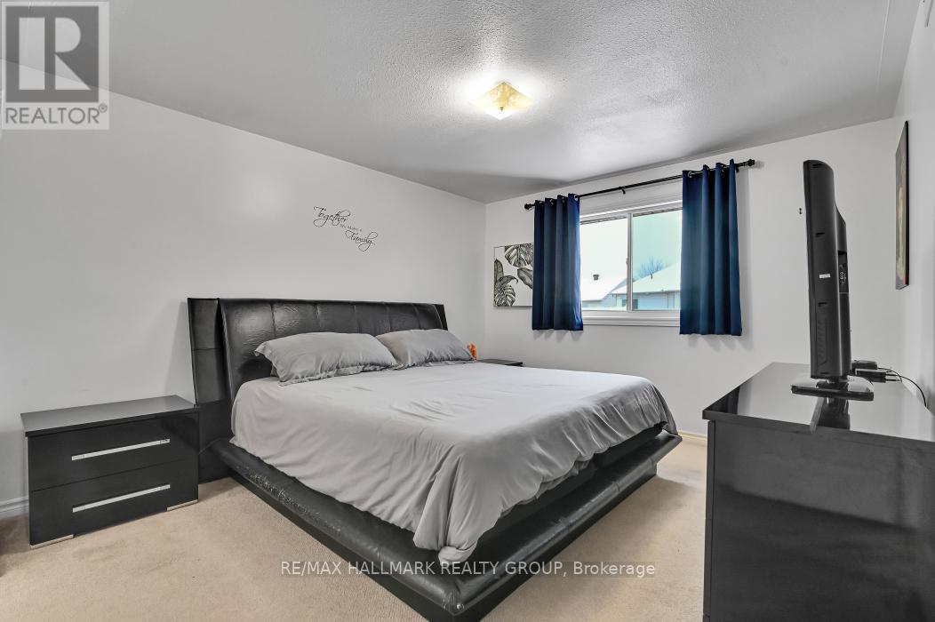 702 Mud Creek Crescent, Ottawa, Ontario  K1V 1W3 - Photo 15 - X12627342